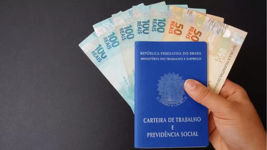 Como funciona o PIS e quando eu tenho direito a fazer o saque desse benefício